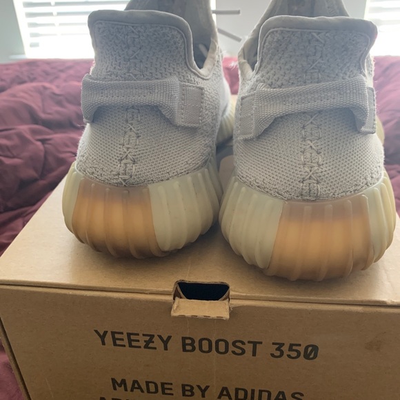 Yeezy 350 V2 Sesame - Picture 5 of 8